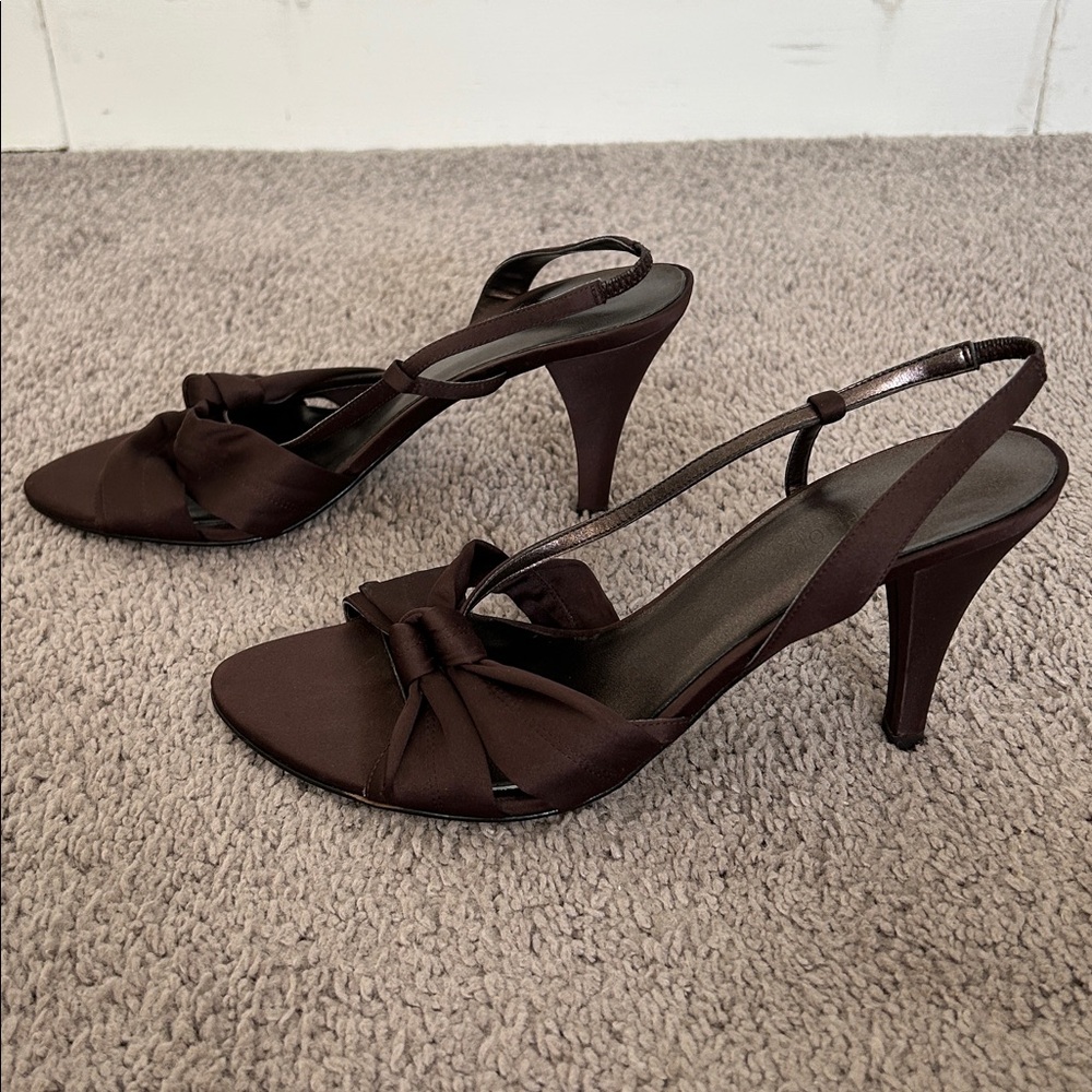 Elegant Brown Strappy Sandals